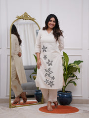 Women's Off-White Black Sequin Floral Straight Kurta & Pant Set - Cotton Flex