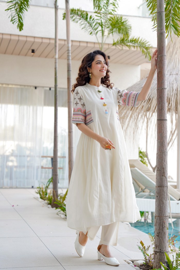 White Indo-Western Cotton Flex Embordered Kurta Set