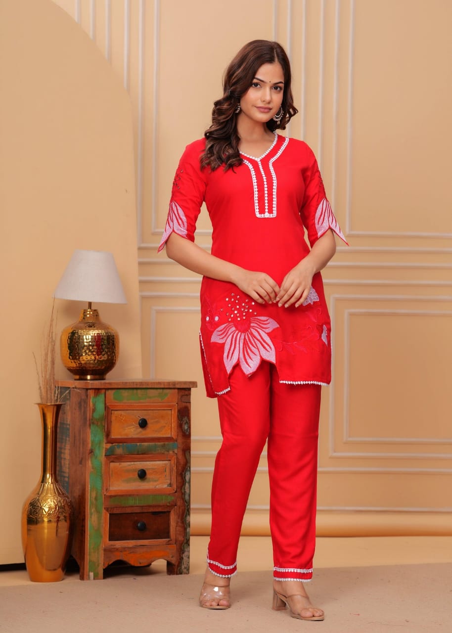 Cotton Lotus Embroidered Kurta Set - pasoya