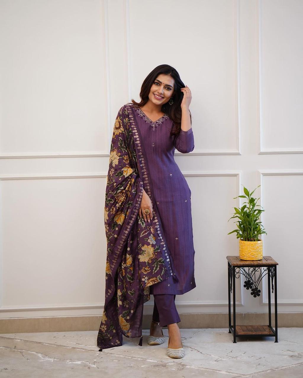 Purple Rayon Kurta Pant and Muslin Dupatta set - pasoya